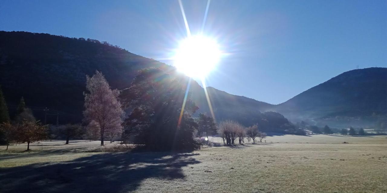 Montagne, Mer Et Verdon Séranon Kültér fotó
